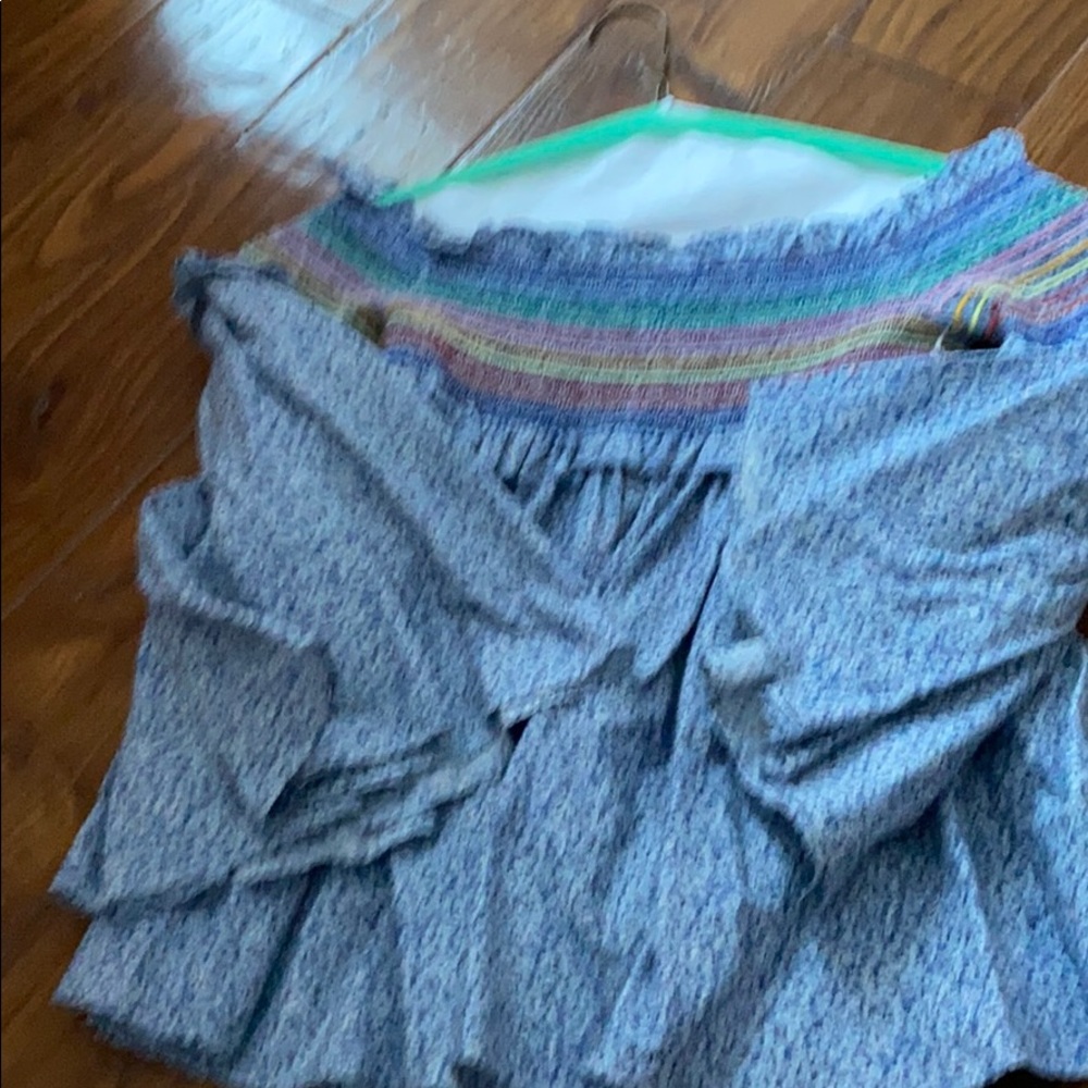 3 blouses - Picture 6 of 7